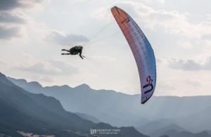 ©Laurent Merle photography aerobatic paragliding