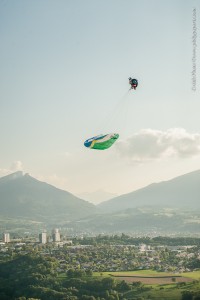 Chambery France (73), September 4, 2014: training above Lake du Bourget - aerobatic paragliding - Philippe Périé